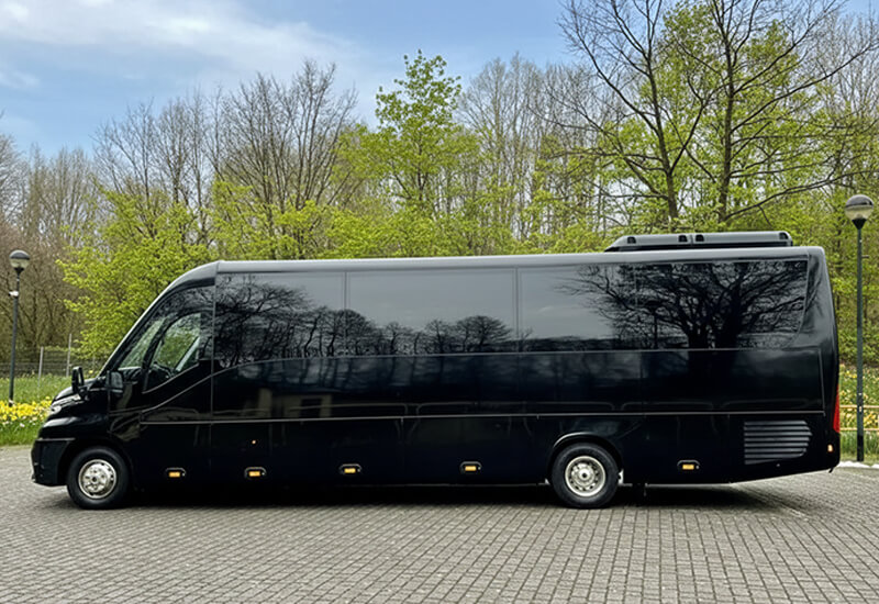 Midibus Iveco, visto di lato